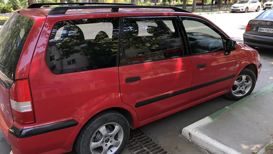 Mitsubishi Space Wagon 3