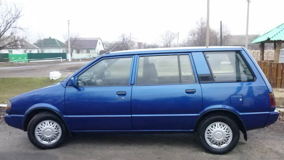 Mitsubishi Space Wagon 2
