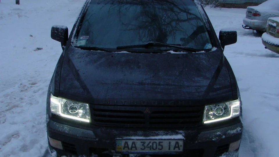 Mitsubishi Space Wagon 2