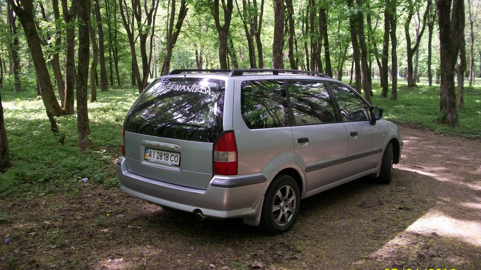 Mitsubishi Space Wagon 2