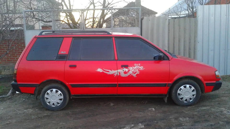 Mitsubishi Space Wagon 1.8 TD 2