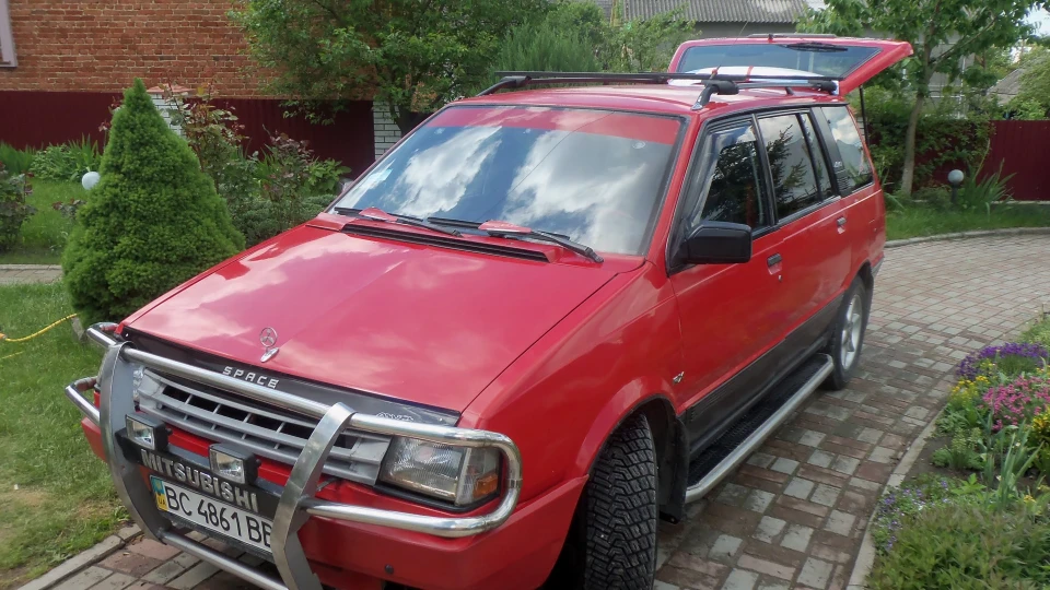 Mitsubishi Space Wagon 2.0 Glxi MPV Hardcore 3