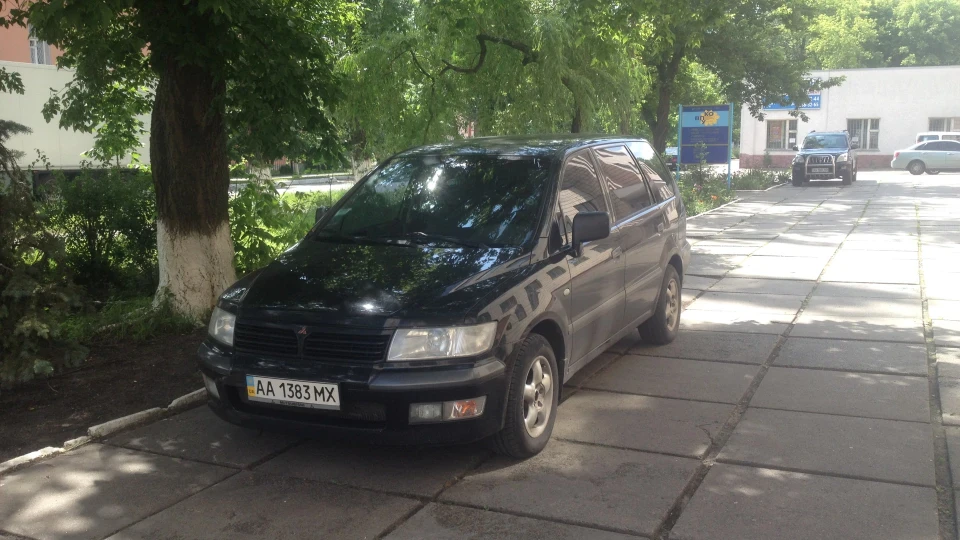 Mitsubishi Space Wagon 2.0