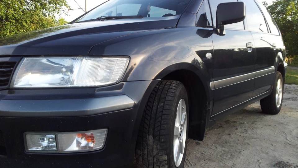 Mitsubishi Space Wagon 2.0 5