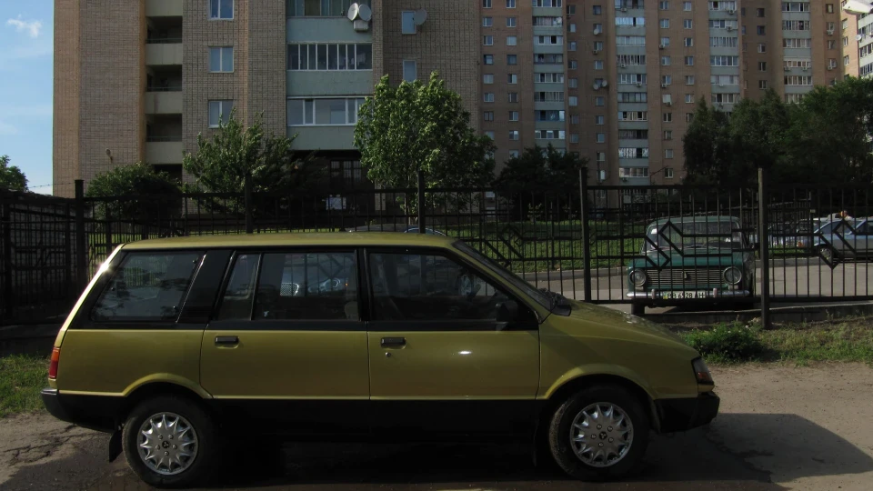 Mitsubishi Space Wagon 7 місць - це кумедно )
