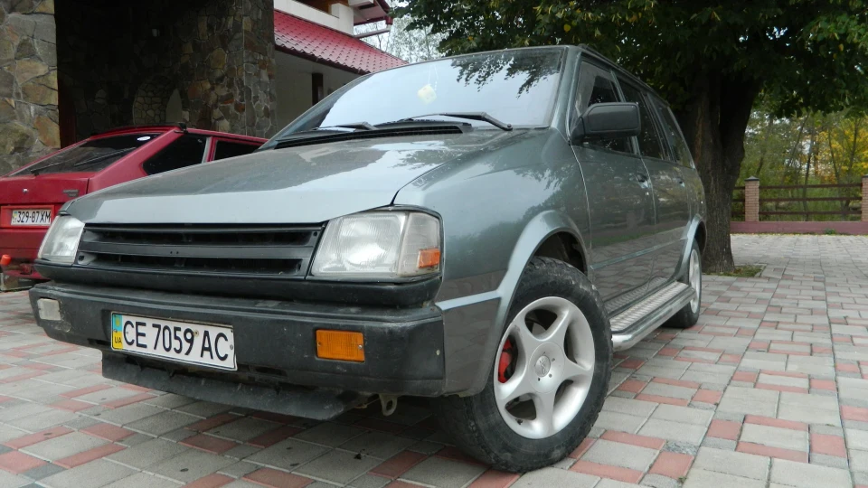 Mitsubishi Space Wagon кросовер 2