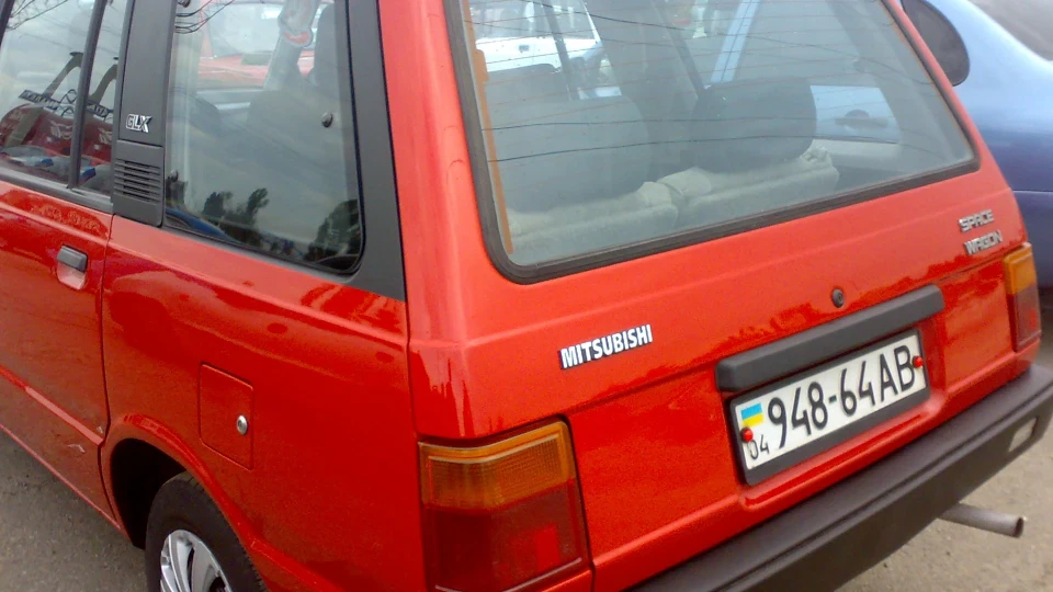 Mitsubishi Space Wagon містка 2