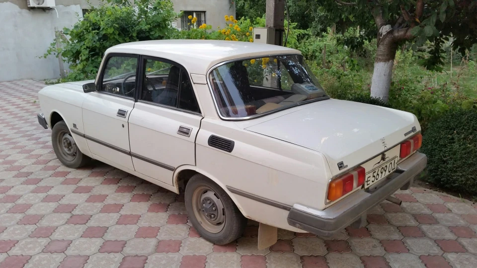 Москвич 2140 Біла офелія.