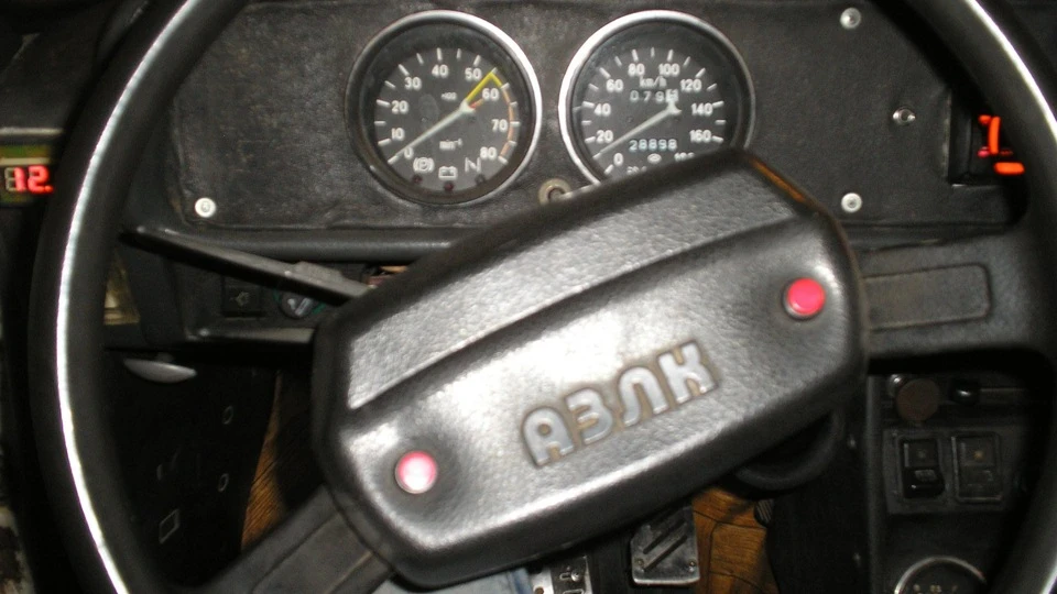 Москвич 2140 білий 2