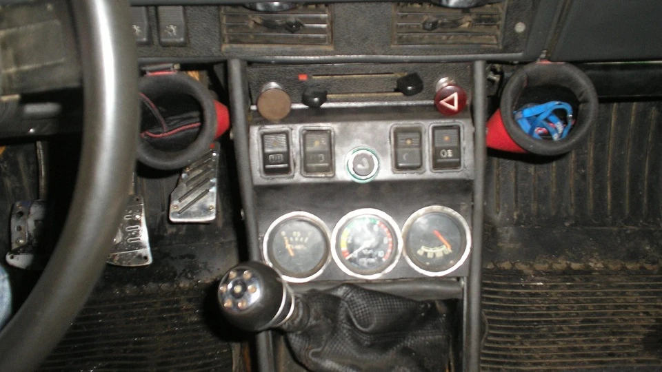 Москвич 2140 білий 3