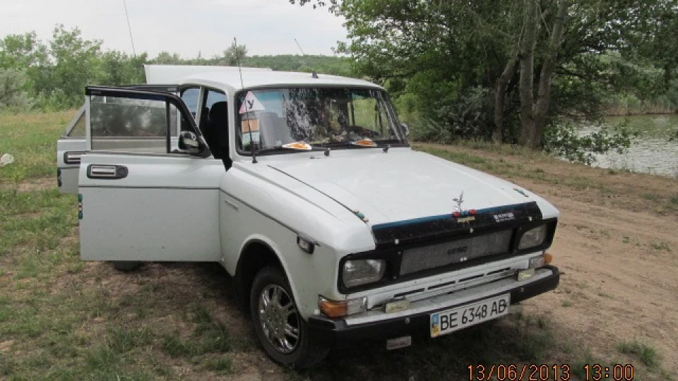 Мусквич 2140 білий олень 3