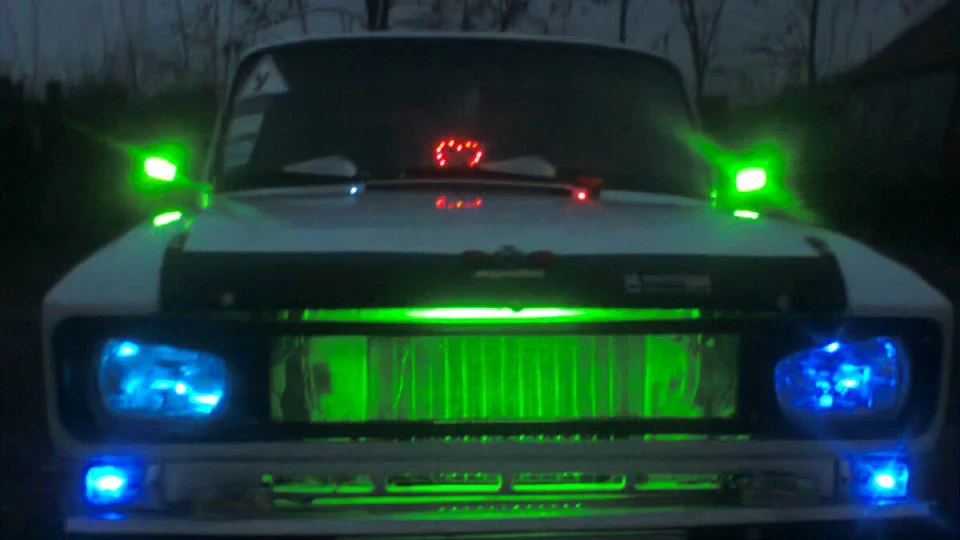 Мусквич 2140 білий олень 4