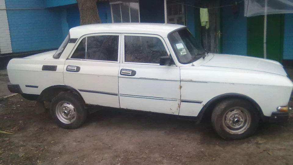 Москвич 2140 білий скорпіон 2