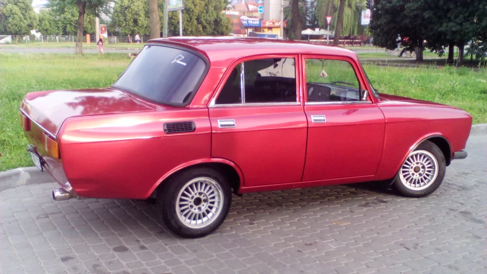 Москвич 2140 Малиновий Космос! 2