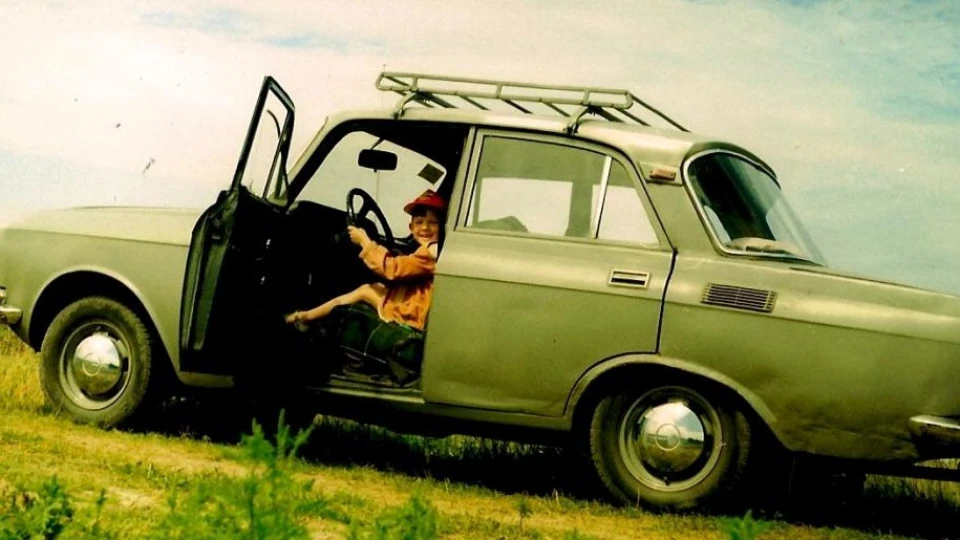 Москвич 2140 Сірий матовий 3