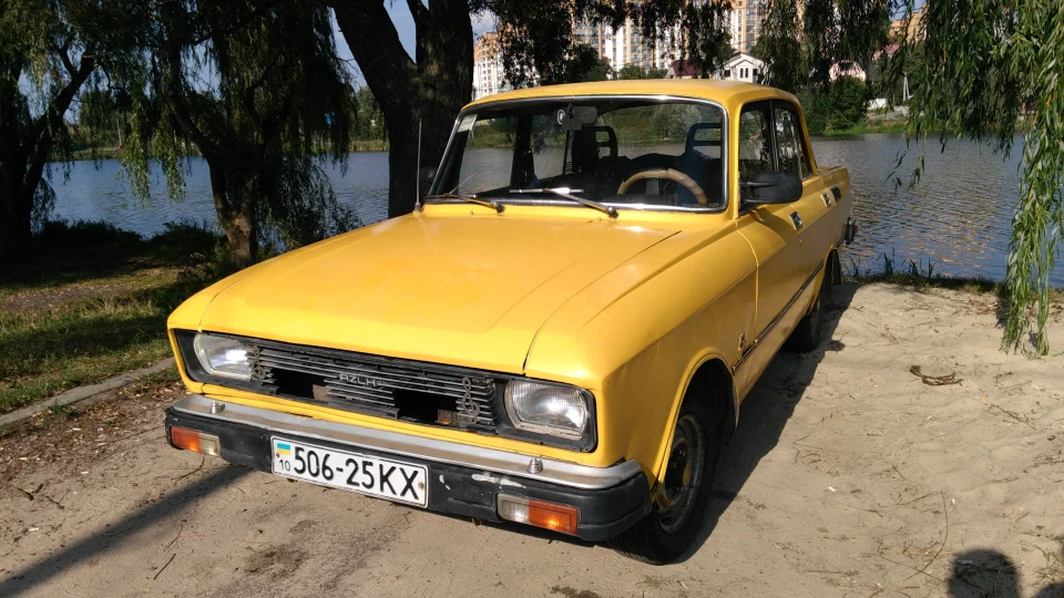 Москвич 2140 yellow submarine 3