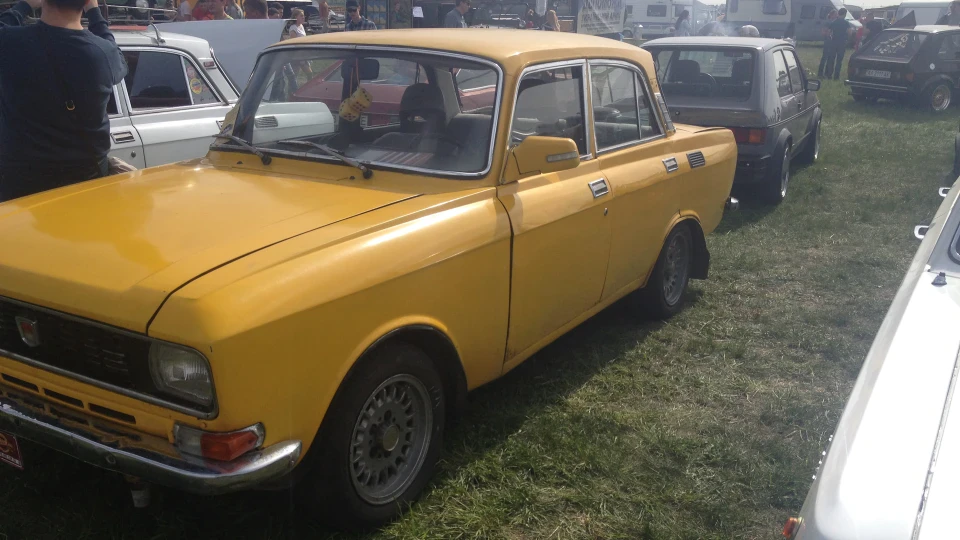 Москвич 2140 Жовтий 4