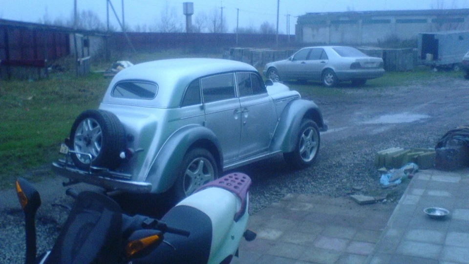 Москвич 401 сірий металік та кварц 5