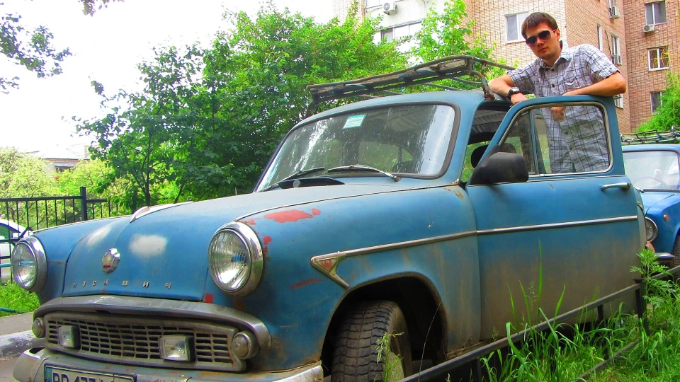 Москвич 403 ....... _Б Р О Н Е В І К 2
