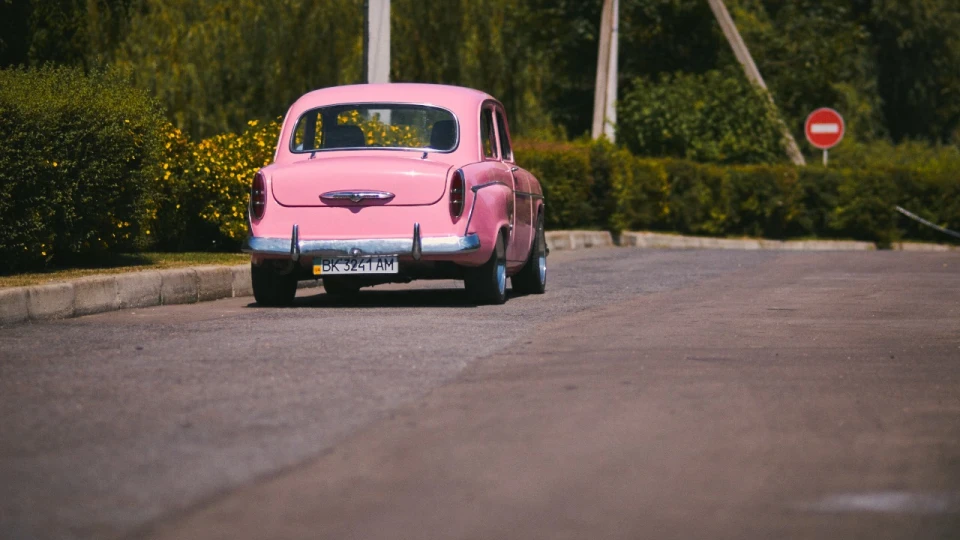 Москвич 407 pink injection 4