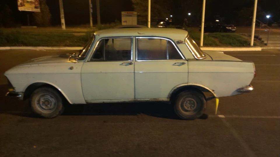 Москвич 408 Білий Дракон 3