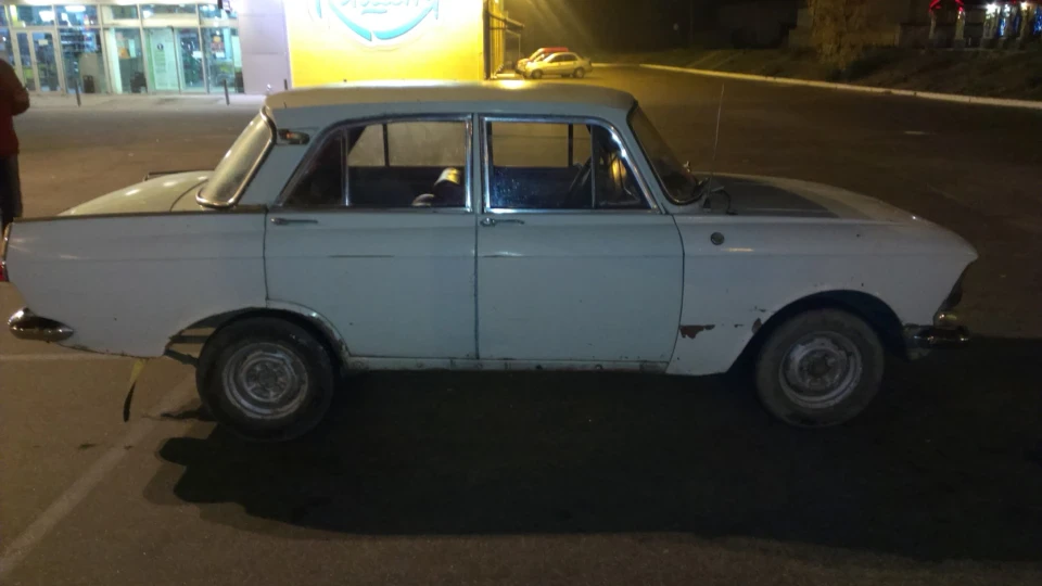 Москвич 408 Білий Дракон 4