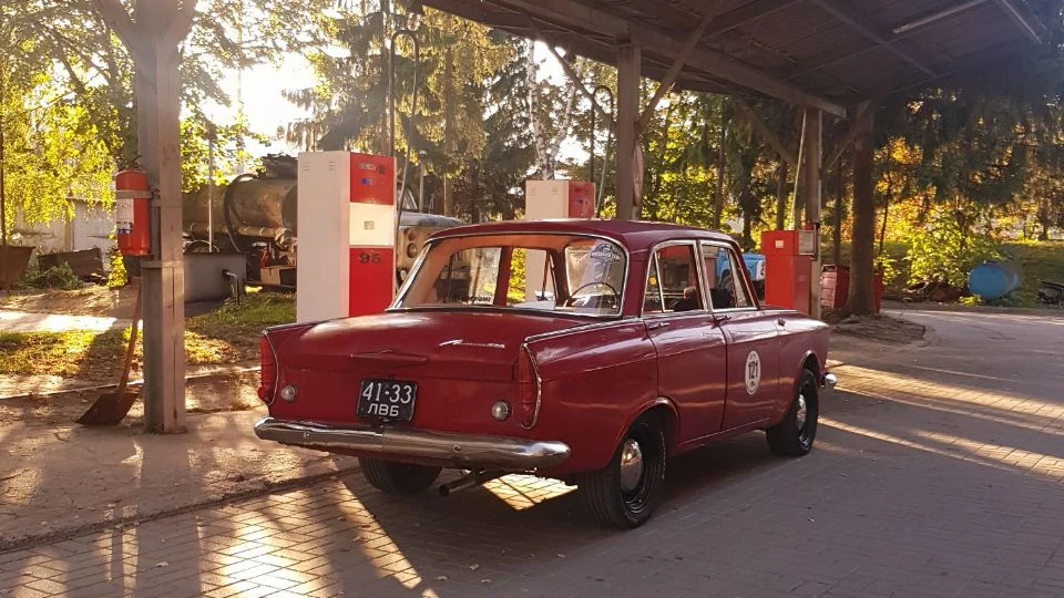 Москвич 408 Червоний 3