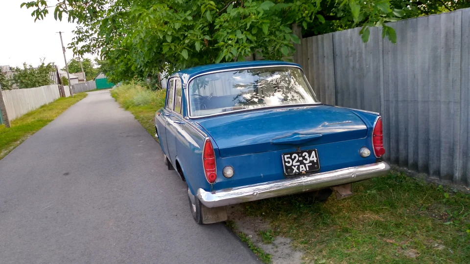 Москвич 408 синій космос