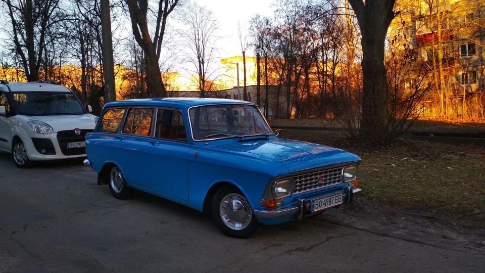 Москвич 427 ІЕ Baby Blue