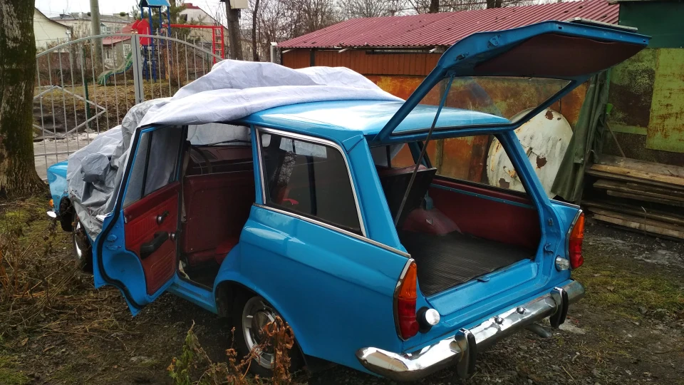 Москвич 427 ІЕ Baby Blue 2