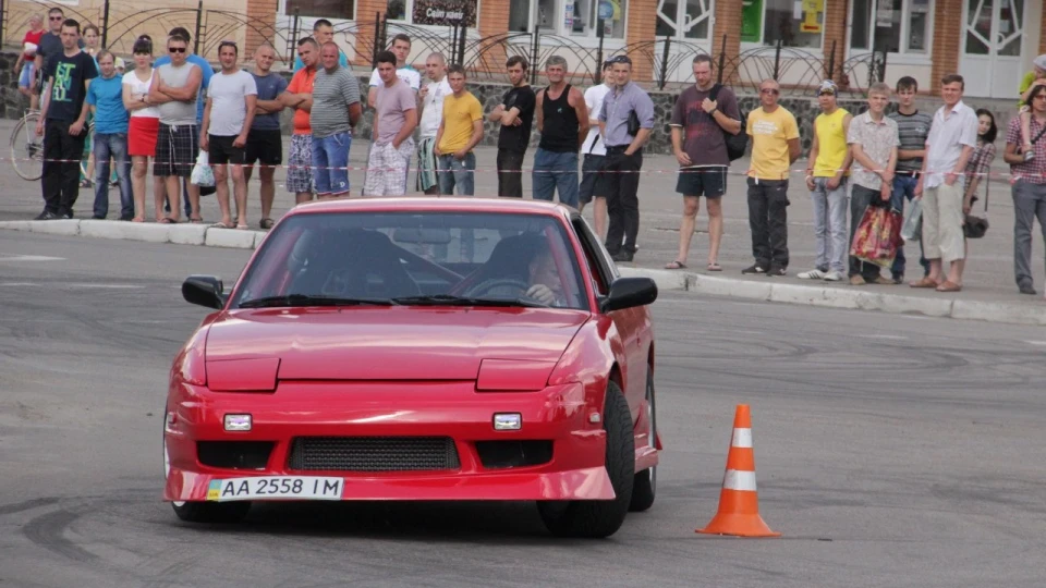 Nissan 200SX Маленький скайлік 2