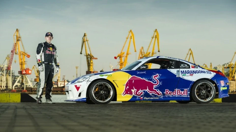 Nissan 350Z RedBull 2