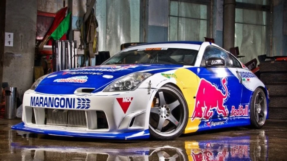 Nissan 350Z RedBull 3