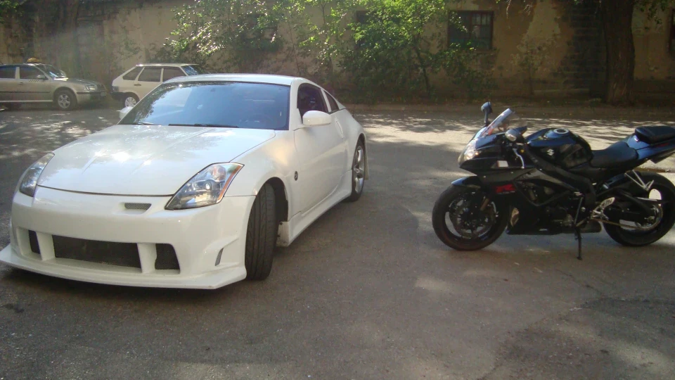 Nissan 350Z White Edition 3