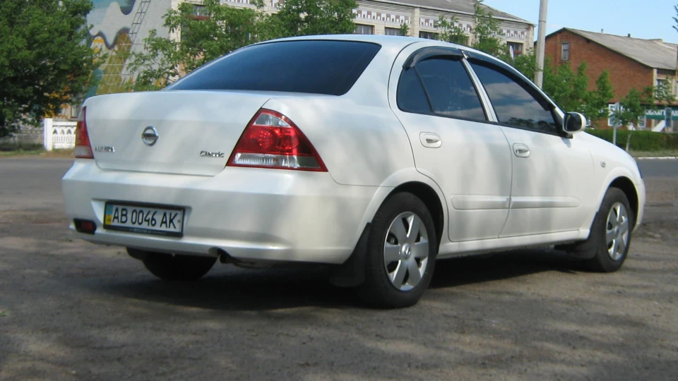 Nissan Almera Classic 4