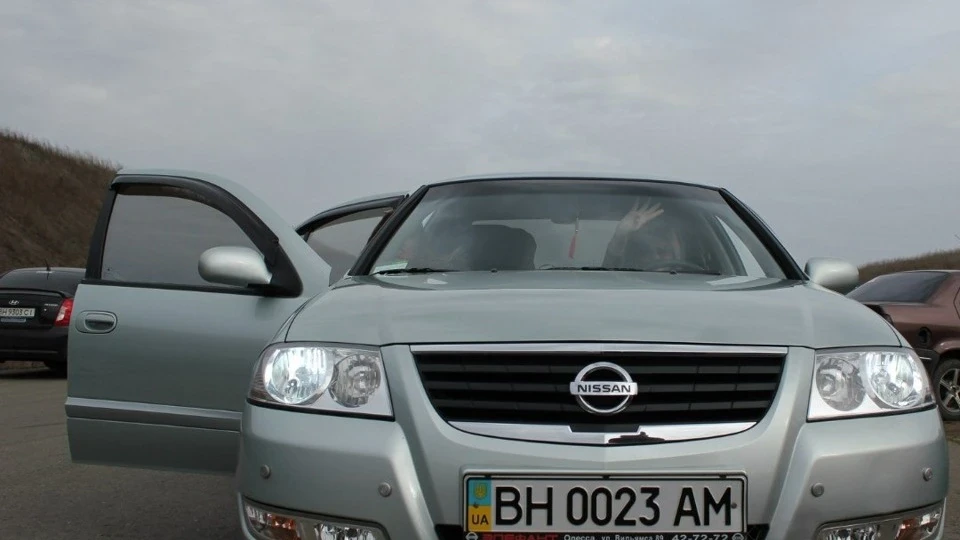 Nissan Almera Classic 1.6 AT 3