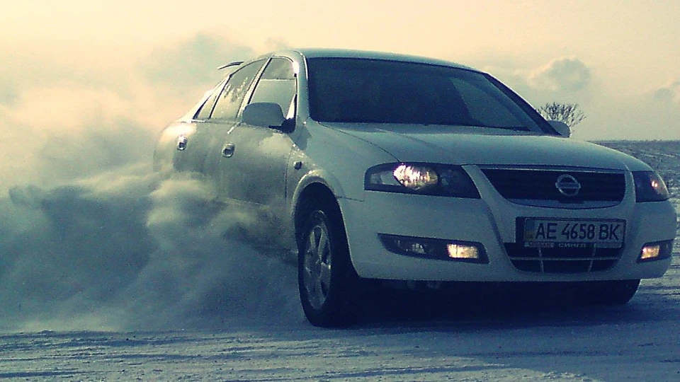 Nissan Almera Classic 1.6 white devil 5
