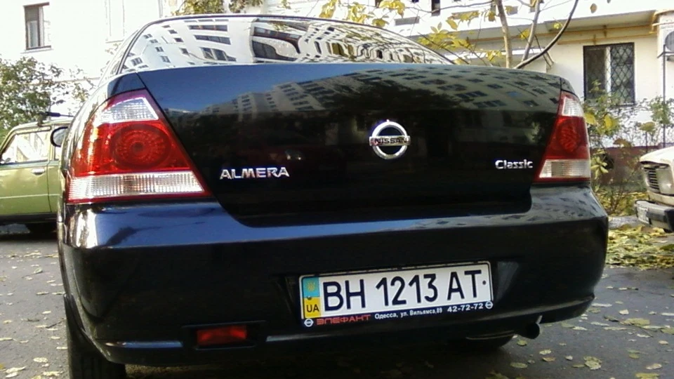 Nissan Almera Classic AT Black 2
