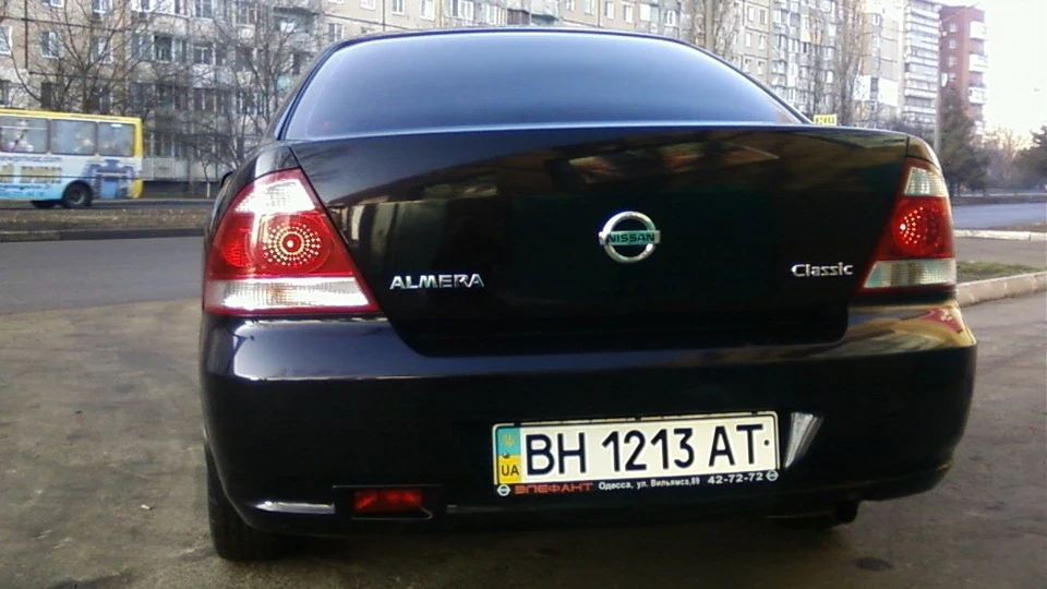 Nissan Almera Classic AT Black 4