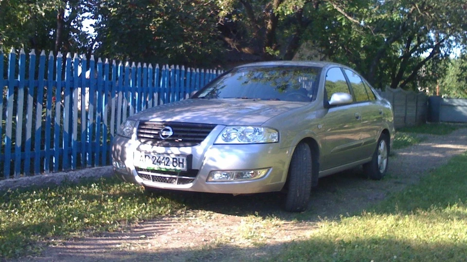 Nissan Almera Classic Тримається на скотчі 2