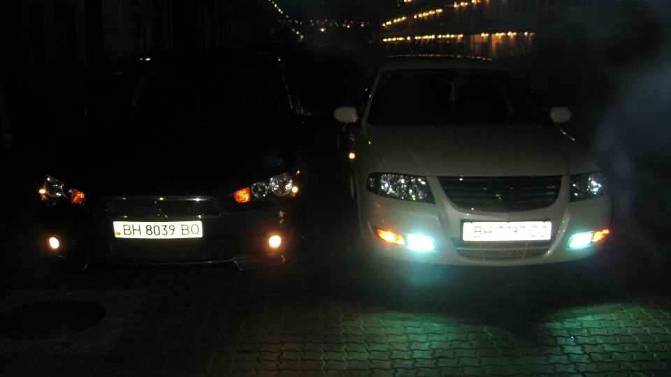 Nissan Almera Classic White 3