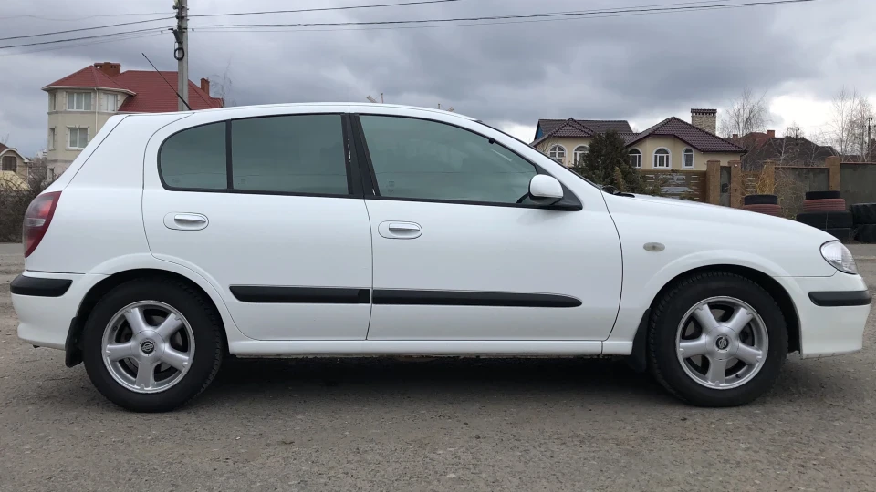 Nissan Almera 3