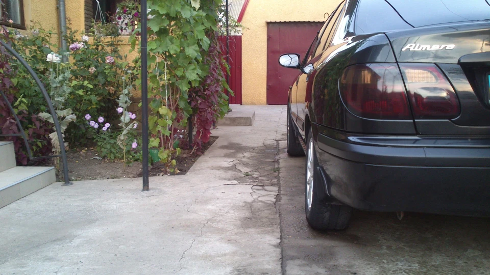 Nissan Almera