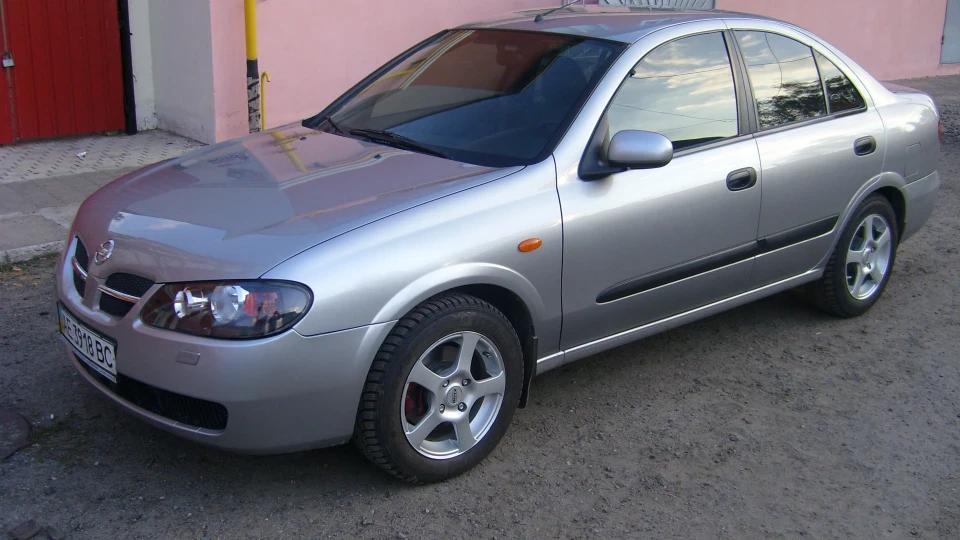 Nissan Almera