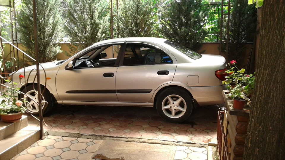 Nissan Almera 2