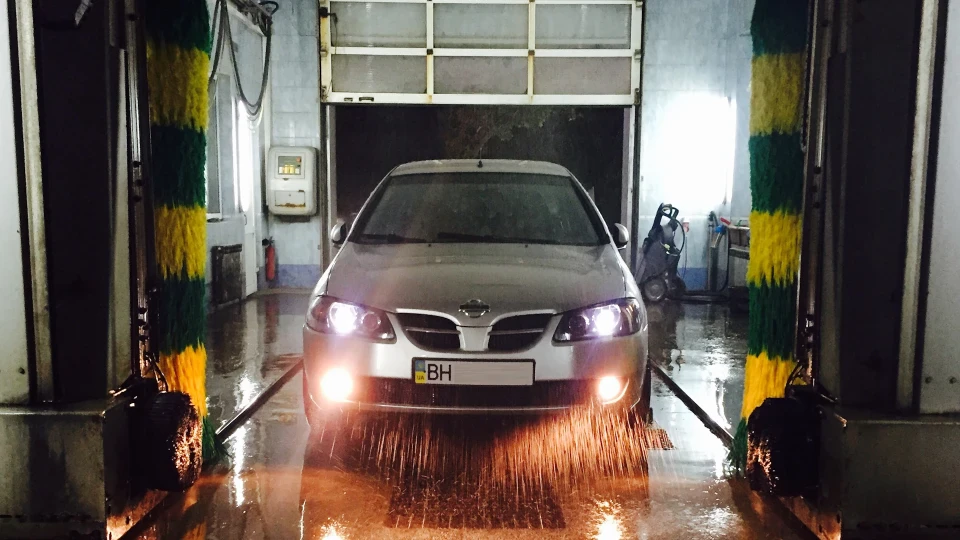 Nissan Almera 4