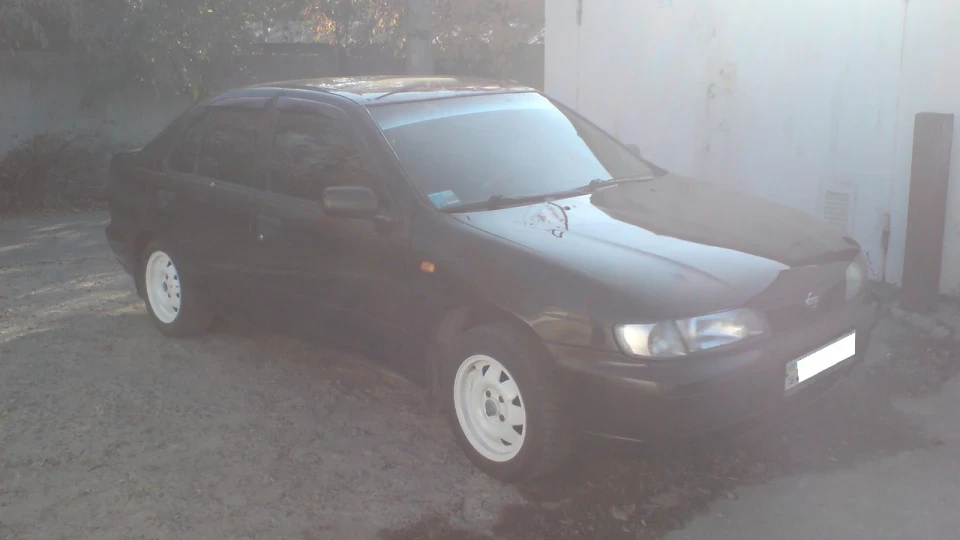 Nissan Almera 4