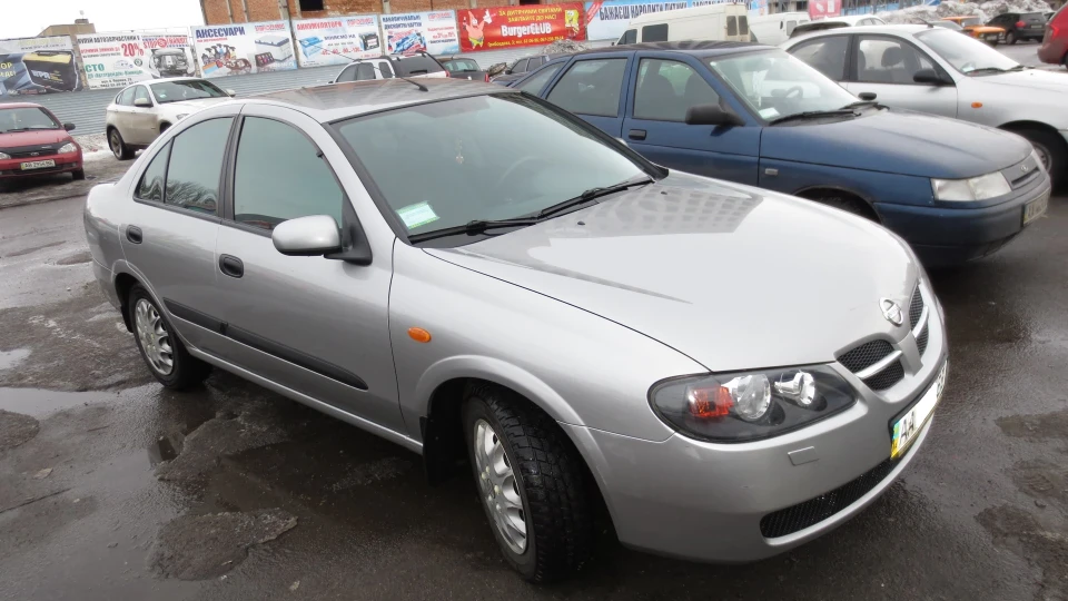 Nissan Almera 4