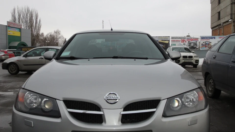 Nissan Almera 5