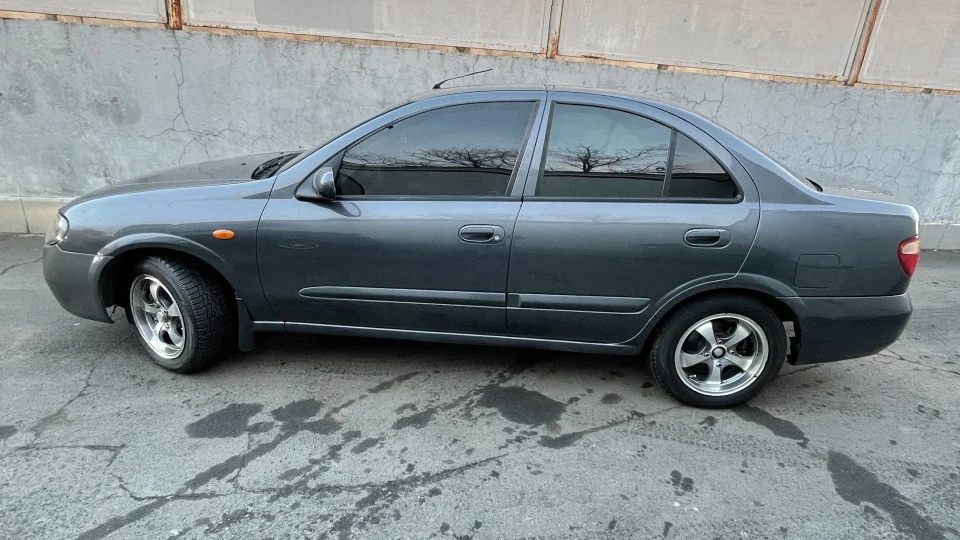 Nissan Almera 3